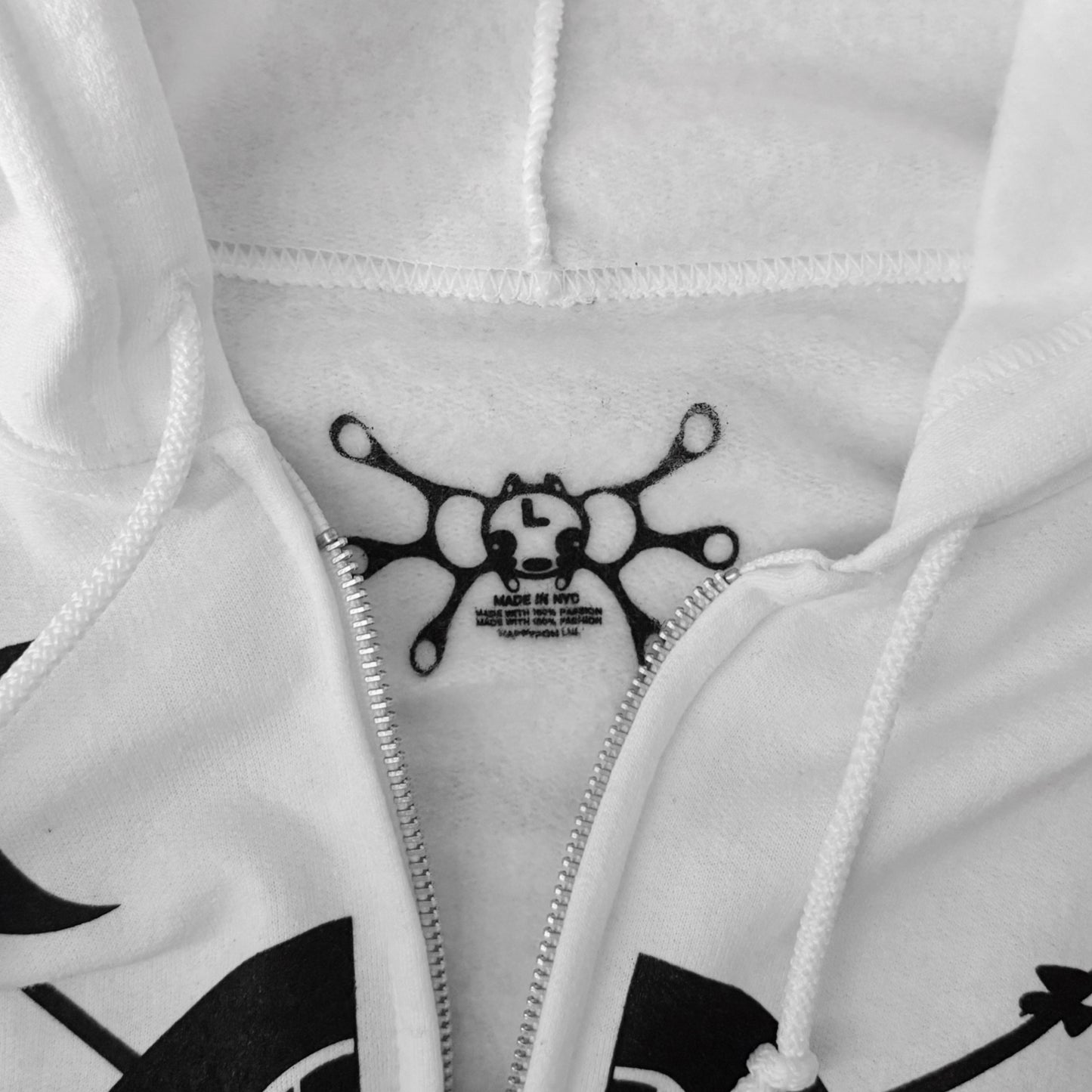 NEWPONCITY ZIP-UP HOODIE