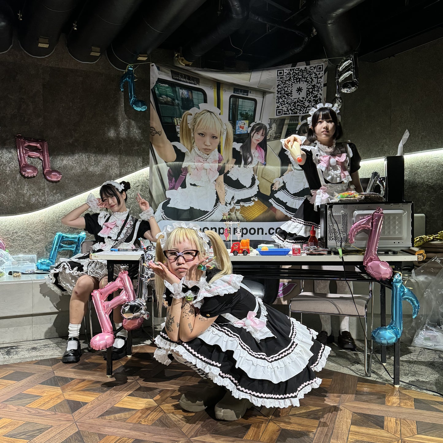 pinponfactory maid cafe backdrop